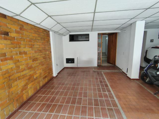 CASA CALLE 151 #8 84, Cedro Golf, Bogotá