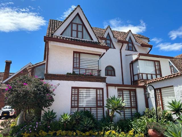 CASA Calle 175 #70, San José De Bavaria, Bogotá