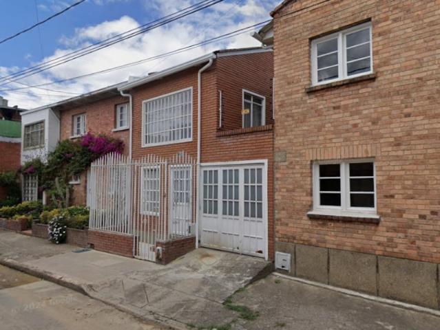 CASA CALLE 9 SUR #3 16, CALVO SUR, Bogotá