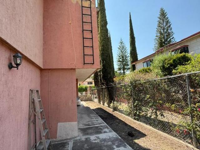 Casa campestre con jardín en Colinas del Bosque