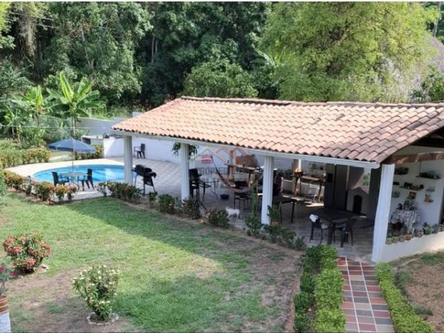 Casa campestre en venta y/o Arriendo, vereda Los Papayos, Olaya