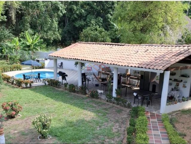 Casa campestre en venta y/o Arriendo, vereda Los Papayos, Olaya