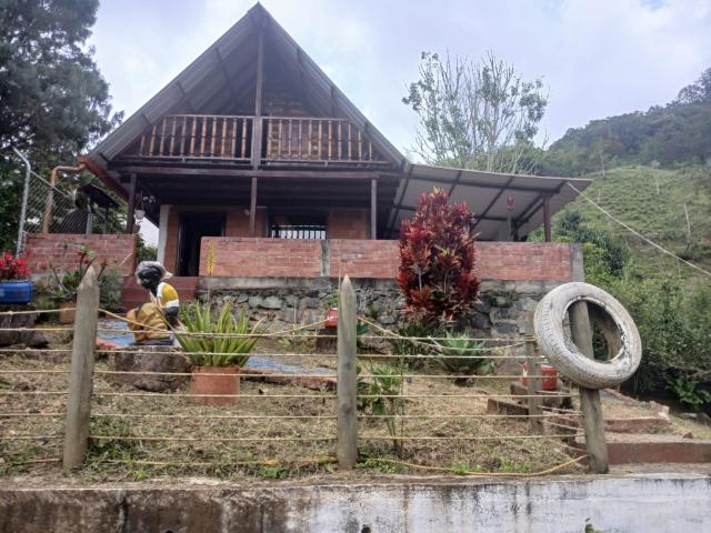 Casa Campestre En Venta En Cali En Parcelacion Terrazas Del 18 V389670