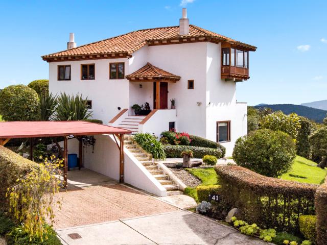 Casa Campestre En Venta En Chia En Encenillos De Sindamanoy V226862