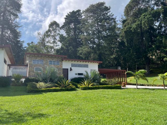 Casa Campestre En Venta En El Carmen De Viboral En Via El Canada V150759