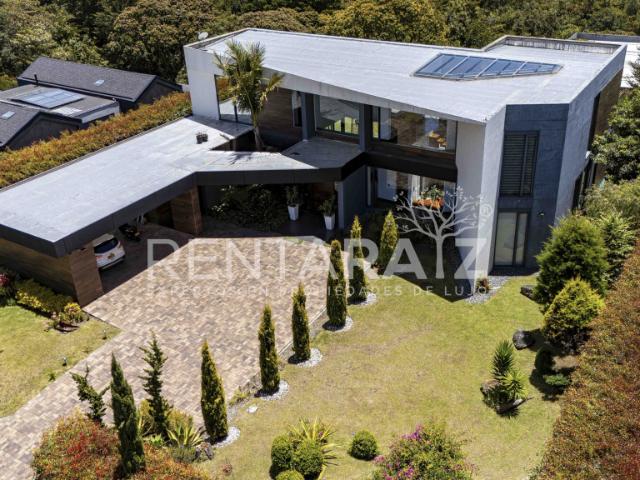 Casa Campestre En Venta En Envigado En Alto De Las Palmas. V409656