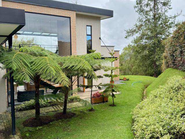 Casa Campestre En Venta En Envigado En Alto De Las Palmas V348946