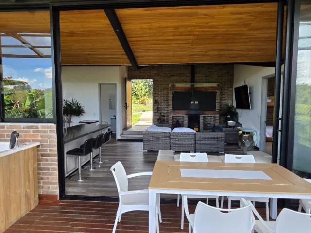 Casa Campestre En Venta En Guatape V372259
