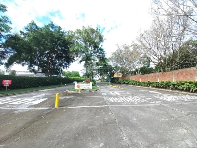 Casa Campestre En Venta En Ibague En Parcelacion Agroturistica Las Victorias V271479