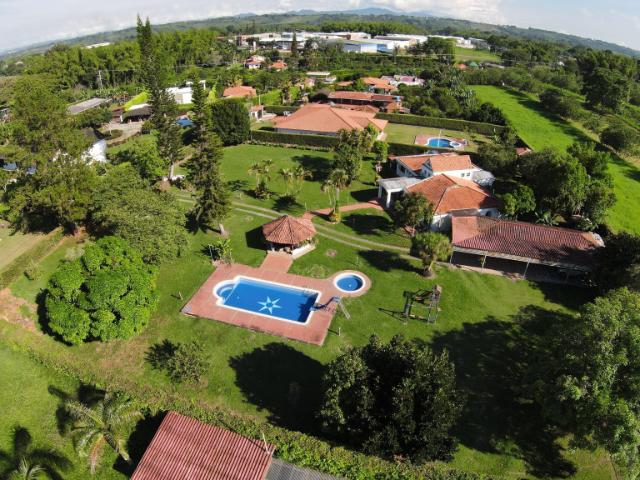 Casa Campestre En Venta En La Tebaida En Sector Club Campestre V370733