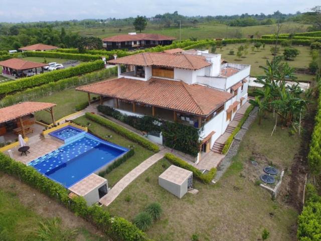 Casa Campestre En Venta En Montenegro En Montenegro V388657