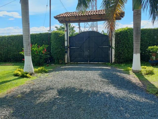 Casa Campestre En Venta En Rozo En. V218413