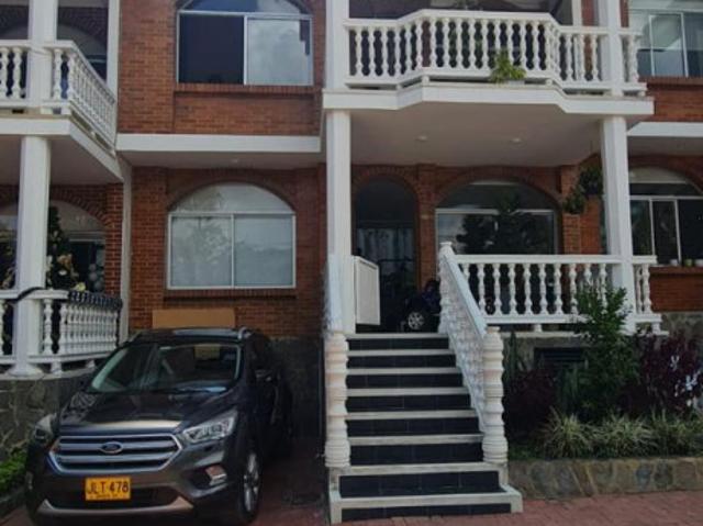 Casa Campestre En Venta En Sasaima En Conjunto Palma Real V263716