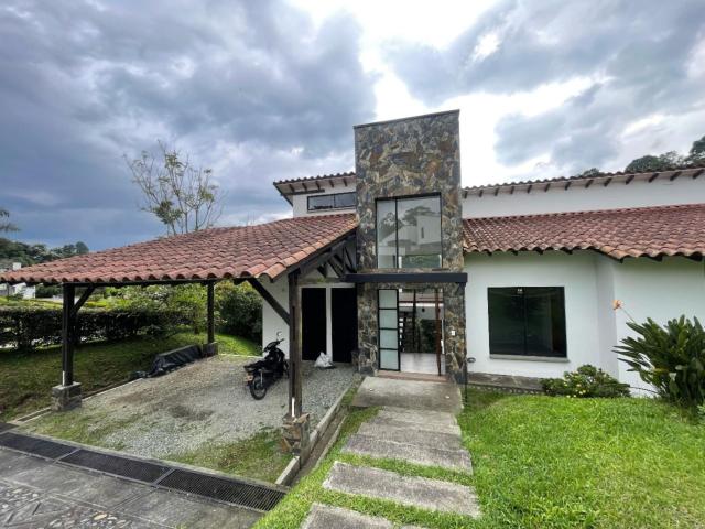 Casa campestre en via circasia pereira para arriendo