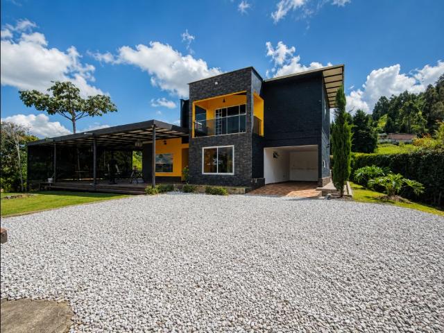 Casa campestre en arriendo, Vereda la charanga