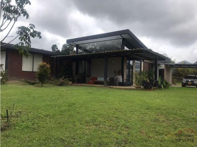 Casa campestre en arriendo, vereda Yarumo La Ceja