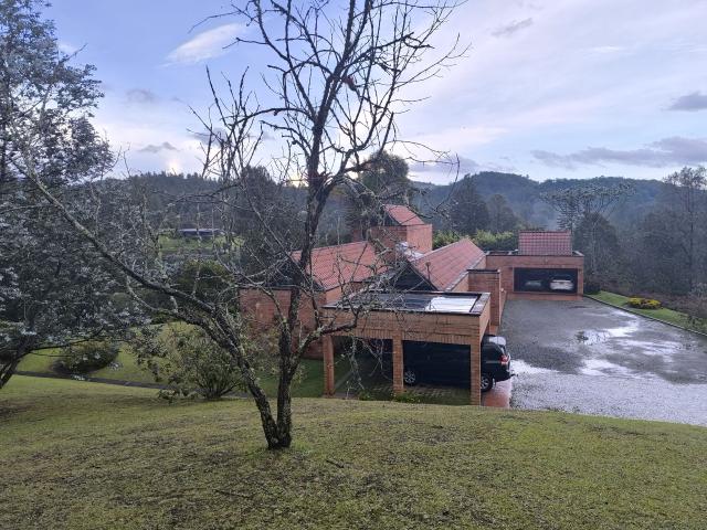 Casa campestre en arriendo, Cn. el campo