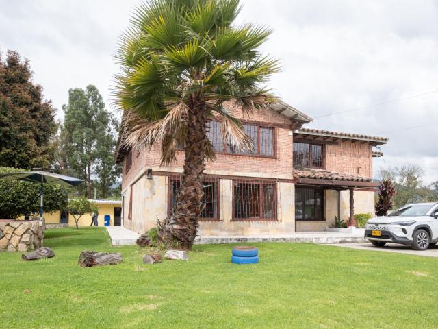Casa Campestre En Arriendo En Bogota En Guaymaral A343228