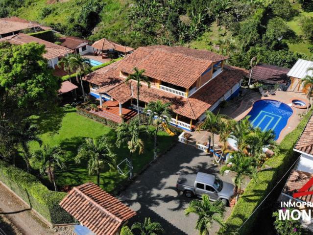 Casa Campestre En Arriendo En Pereira En Av. 30 De Agosto A256562
