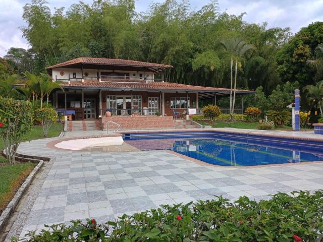 Casa Campestre En Arriendo En Pereira En Vereda La Siria A368193