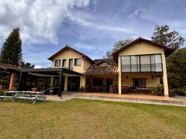 Casa Campestre EN ARRIENDO EN Retiro EN Fizebad 272028 $14.900.000