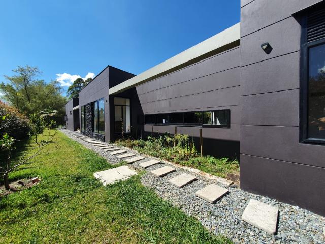Casa Campestre En Arriendo En Rionegro En Llanogrande A402652