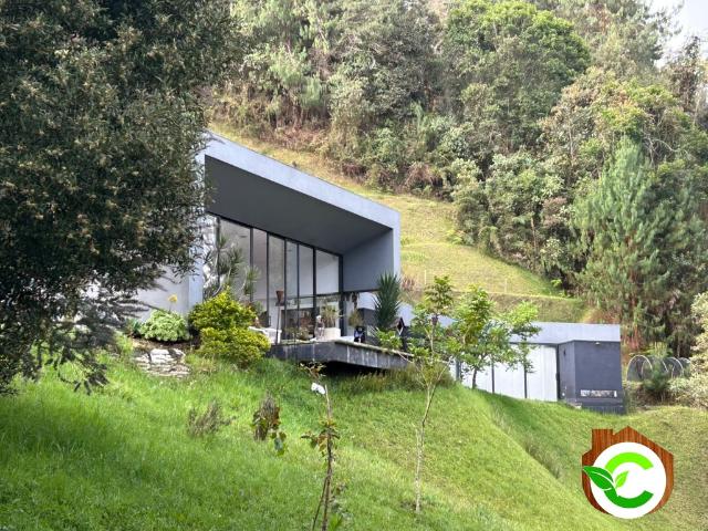 Casa campestre en Arriendo Loma del Escobero Envigado