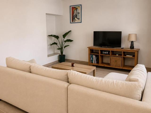 CASA CANARIA CON AMPLIO PATIO PRIVADO