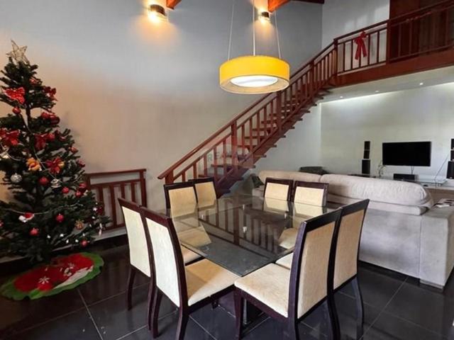 Casa Capivari: Conforto e Sofisticação no Jardim Morada