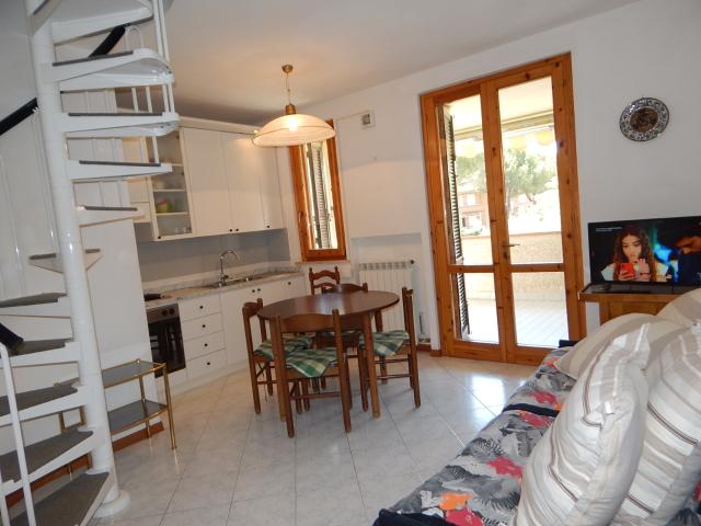 Casa Carlo Alberto 4 Quadrilocale con Tre Camera al Primo Piano con Mansarda e Tre Terrazze RIF. MC25