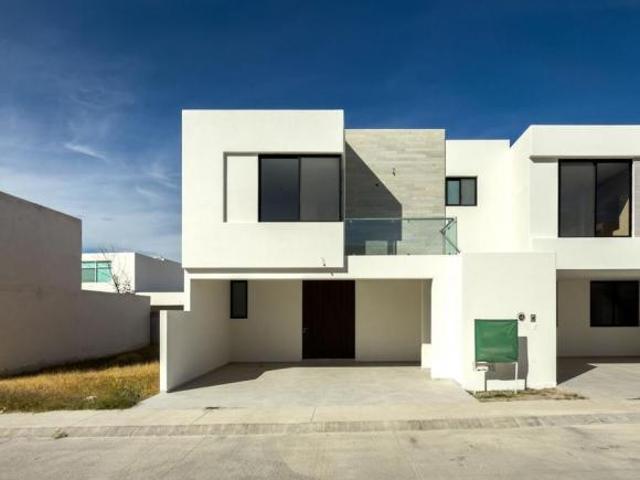 CASA CARLOTA EN VENTA EN ABADIA
