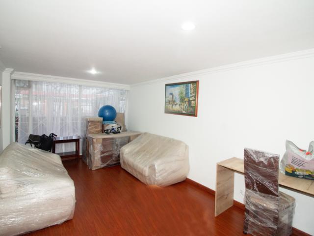 CASA Carrera 49 A #86 C 19, La Castellana, Bogotá