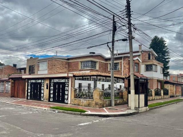 CASA Carrera 53 #45 A 43, La Esmeralda, Bogotá