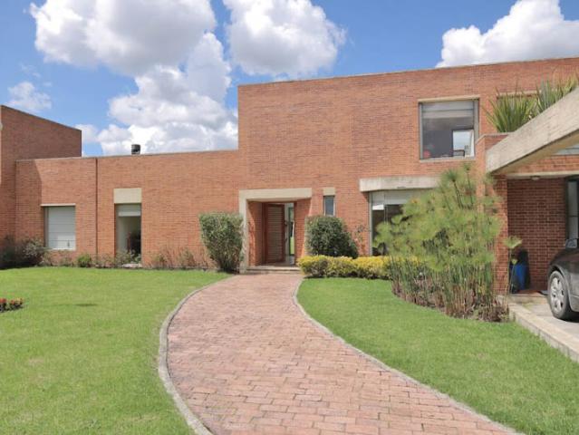 CASA Carrera 58 # 238 51 Lote 13, Sin Barrio, Bogotá