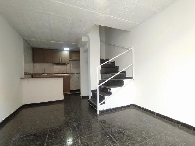 CASA Carrera 81 B #6 B 85, Castilla, Bogotá