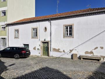 Casa Centenária com Charme na Serra da Estrela – Fundão