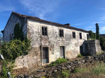 Casa centenária em Tomar / Oportunidade Única a 2 min da Praia Fluvial de Montes
