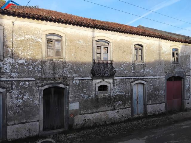 Casa centenária situada numa aldeia no concelho de Penacova, Coimbra