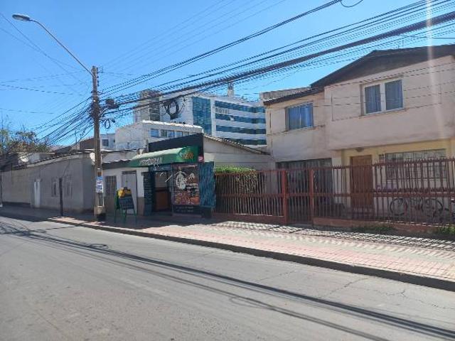 CASA CENTRICA A UNA CUADRA DE LA PLAZA