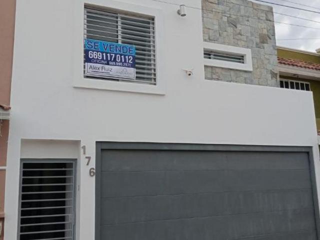 CASA CENTRICA DE VENTA EN FRACC HACIENDA DEL MAR ESPALDAS DE WALMART EJERCITO MEXICANO