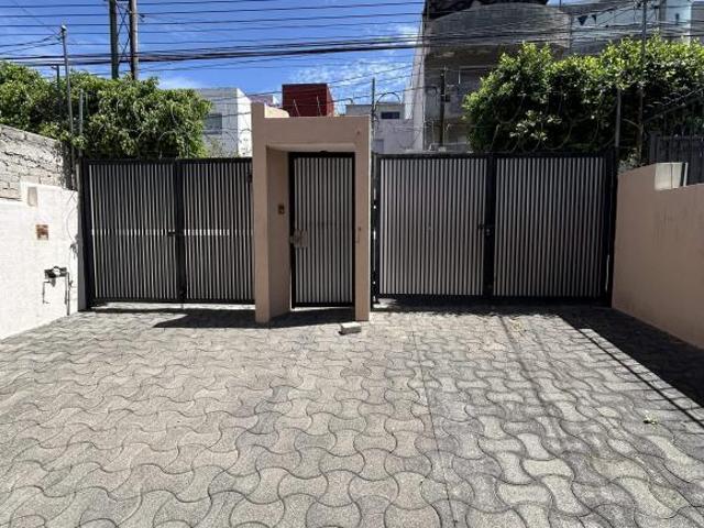 CASA CENTRICA EN VENTA CERCA DE LA UNIVERSIDAD CUAUHTÉMOC
