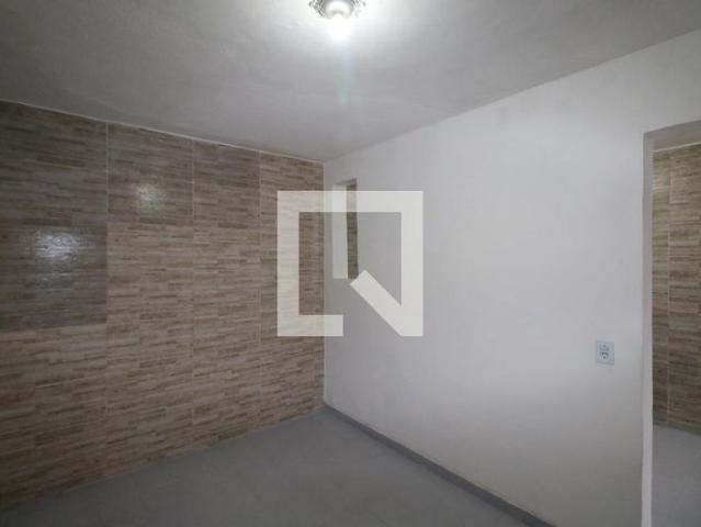 Casa, Centro, 1 Quarto, 20 m2 Diadema