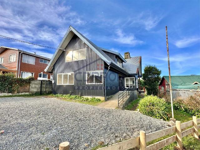 CASA CENTRO ANCUD, VISTA AL MAR, ALTO POTENCIAL, REMODELADA