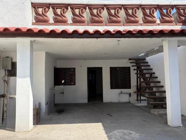 CASA CENTRO DE SANTA CATARINA VENTA