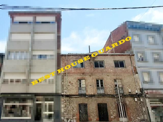 CASA CENTRO GUARDO A REFORMAR