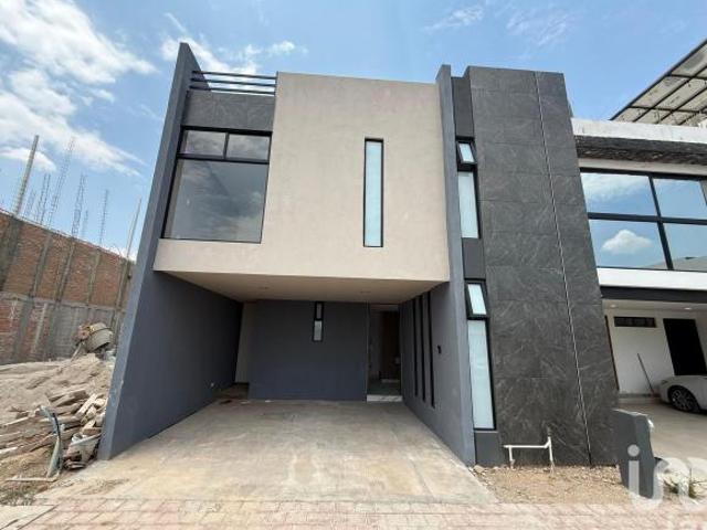Casa cerca de Cholula 4 Recámaras, Roof Garden y Amenidades Premium