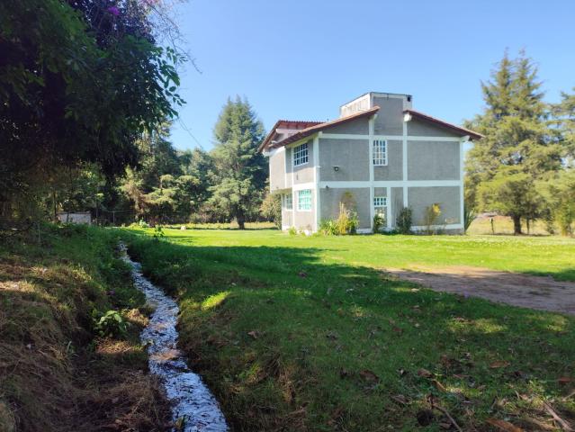 Casa en venta en Valle de Bravo con terreno de 2250m?