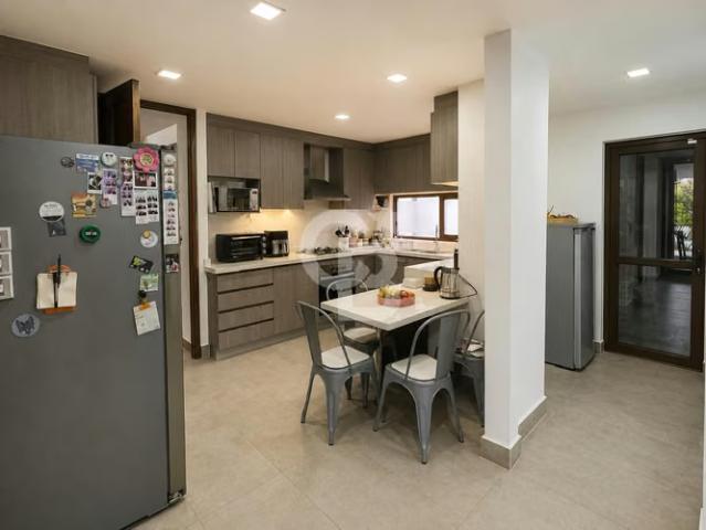 Casa Chamisero | Sustentable y Piscina Jacuzzi | 3 dormitorios por 13900.00 en Colina