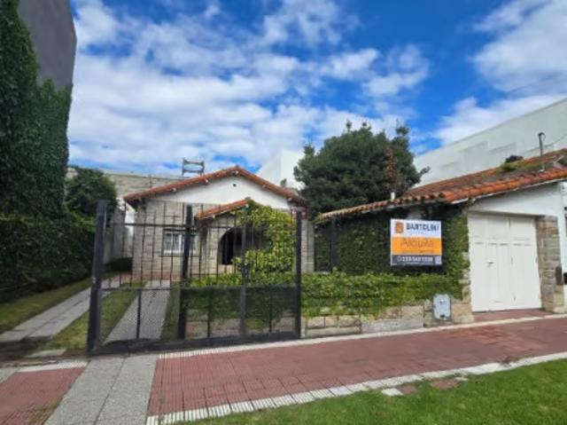 Casa Chalet • 252 m² • 3 Ambientes