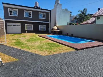 Casa Chalet • 300 m² • 2 Ambientes